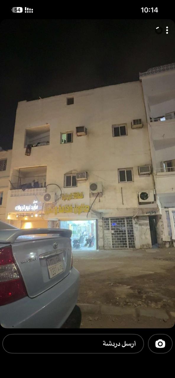 عماره للبيع بالمدينة المنوره حي السبع المساجد 6 شقق + محلين تجاريه مطلوب 2 مليون